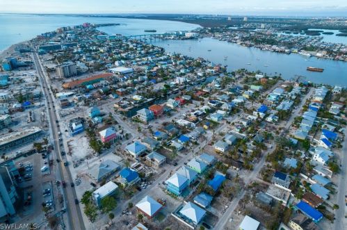 251 Pearl St, Fort Myers Beach FL  33931-3238 exterior