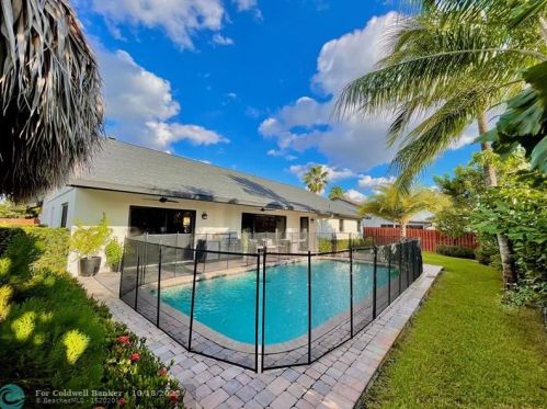 1630 118th Ter, Hollywood FL  33026-2546 exterior