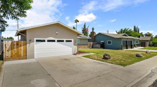 3739 Sierra St, Riverbank, CA 95367-2447
