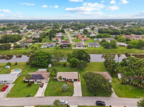 643 Belmont Cir, Port Saint Lucie, FL 34953-6333