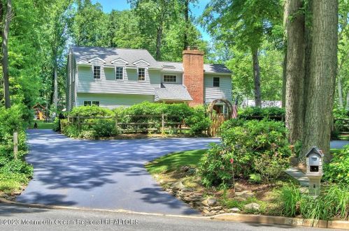 35 Bamm Hollow Rd, Middletown, NJ 07748-3259