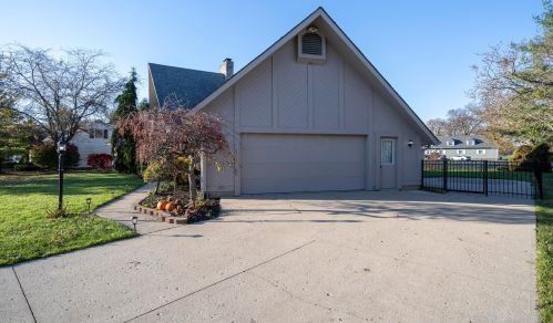 1224 Countryside Dr, Washington Ch OH  43160-1804 exterior