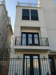 217 Saint Charles St, Houston TX  77003-2351 exterior