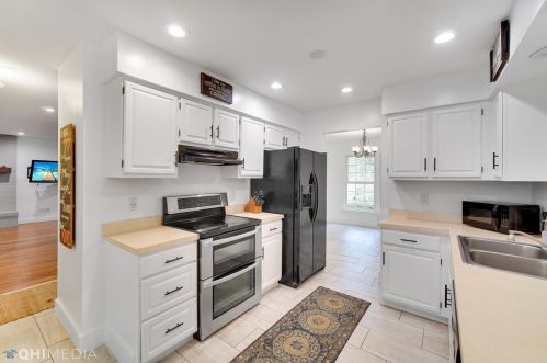 4102 Bloomingdale Ave, Valpo IN  46383-1914 exterior