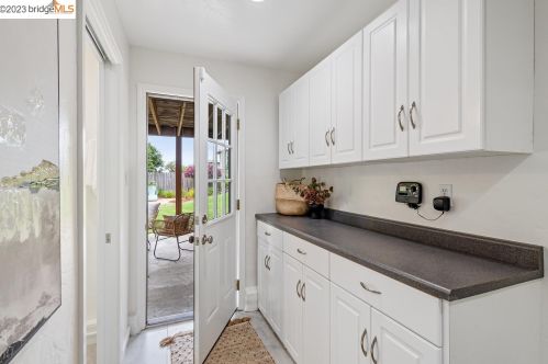 4817 Brookdale Ave, Oakland CA  94619-2510 exterior