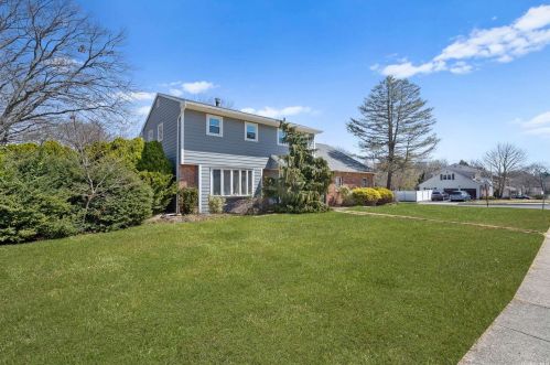 54 Pine Hill Ln, Huntington Station, NY 11746-6530