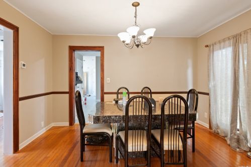 123 Winding St, Huntington Station NY 11746 exterior