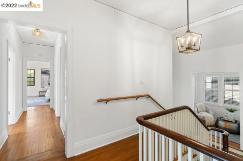 35 Craig Ave, Oakland CA  94611-3701 exterior