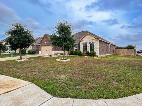 1301 Violet Ln, Uhland, TX 78640