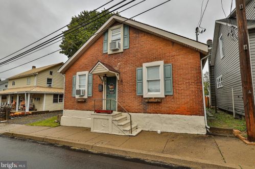 23 Central Ave, Bangor, PA 18013-2219