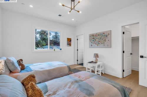 19525 Forest Ave, Hayward CA  94546-3519 exterior