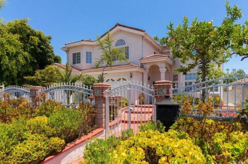 4408 Pepperwood Ave, Long Beach, CA 90808-1348