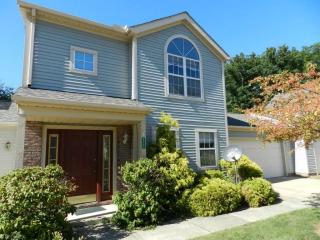 8635 Redtail Ct, Macedonia, OH 44056-1760