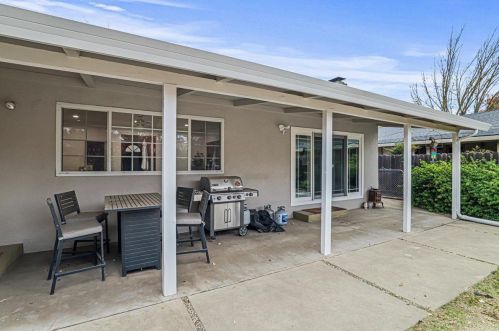 2612 Sunrise Ave, Modesto CA  95350-2437 exterior