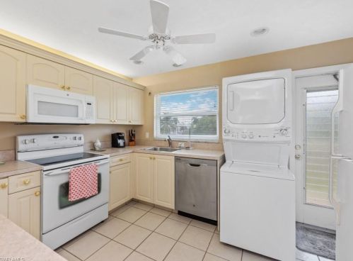 1100 8th Ave, Naples FL  34102-6928 exterior