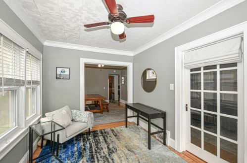 2565 Oakland Ave, Milwaukee WI 53211-3931 exterior