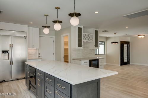 7614 20th St, Phoenix AZ  85020-4703 exterior