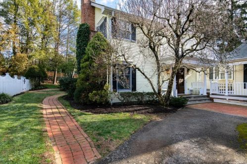 2 White Birch Rd, Scotts Corners, NY 10576-2324