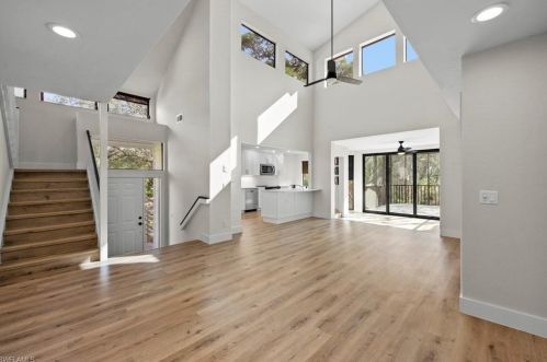 27111 Oakwood Lake Dr, Bonita Springs FL  34134-2605 exterior