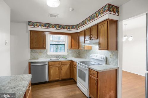 122 Carolyn St, Harrisburg, PA 17112-2906
