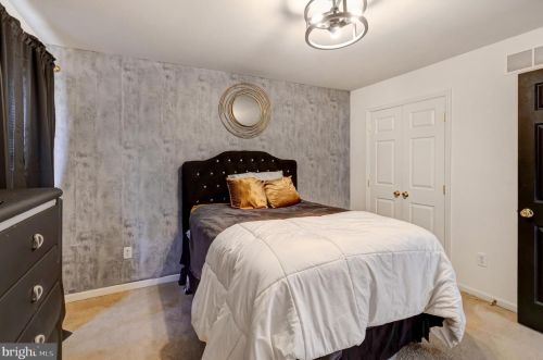 515 Florence Fields Ln, New Castle DE  19720-8752 exterior