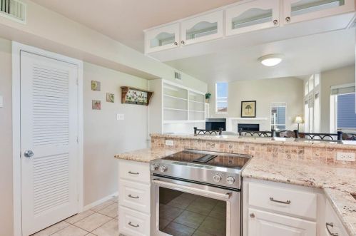 25314 Intrepid Ln, Galveston TX  77554-6612 exterior