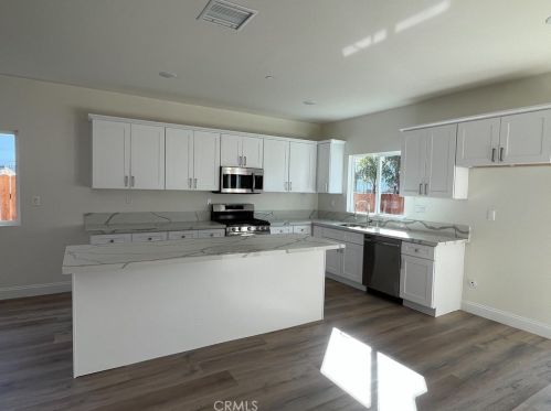 329 Avenue 3, Lake Elsinore, CA 92530-4320