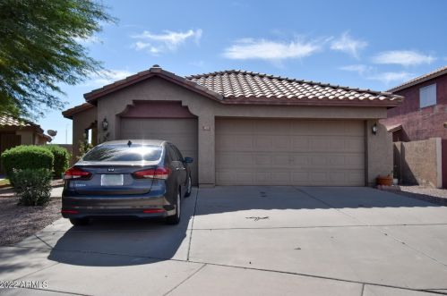 817 Kesler Ln, Chandler, AZ 85225-6482