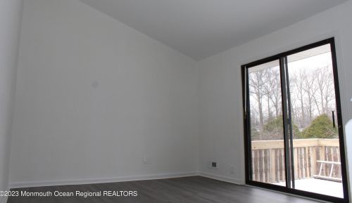 6 Hialeah Ave, Middletown NJ  07748-1049 exterior