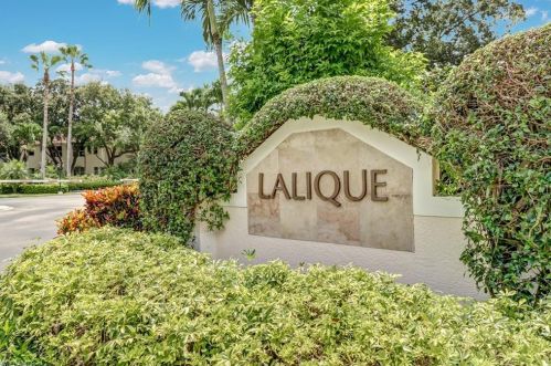 605 Lalique Cir, Naples FL  34119-1343 exterior