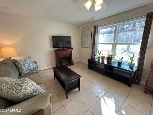 30 Burlington Cir, Beaufort SC  29906-8538 exterior