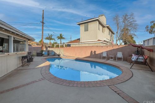 4410 De Ora Way, Long Beach CA 90815-2728 exterior
