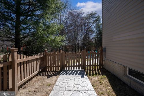 6029 Hot Spring Ln, Fredericksburg VA  22407-3708 exterior
