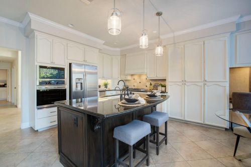 111 Burrill Dr, Folsom CA  95630-2270 exterior