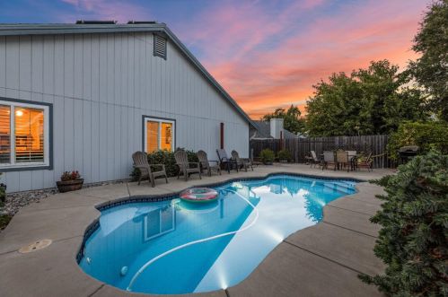 537 Silver Sky Ct, Rio Linda, CA 95673-2200