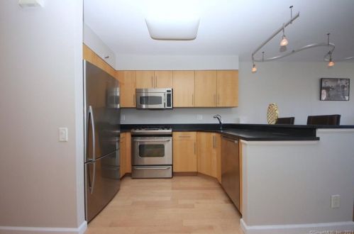 25 Forest St, Stamford CT 06901-1868 exterior