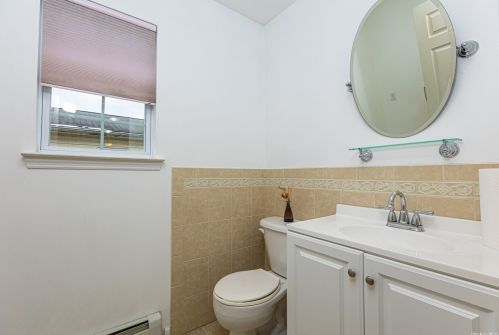 340 45th St, Copiague NY  11726-1017 exterior