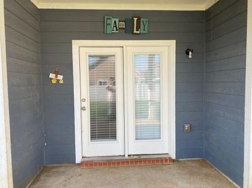 9008 Cranston Ct, Aubrey TX  76227-5800 exterior