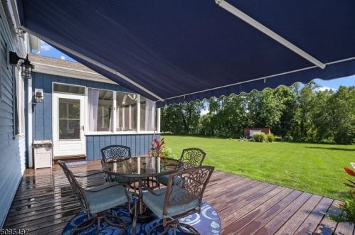 25 Martingale Dr, Wantage NJ  07461-2857 exterior