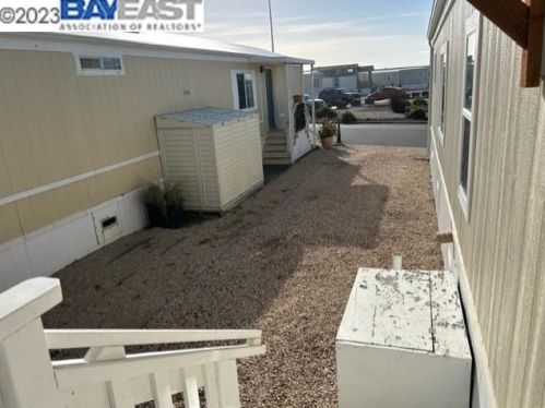 208 2nd Ave, Pacifica CA  94044-2202 exterior