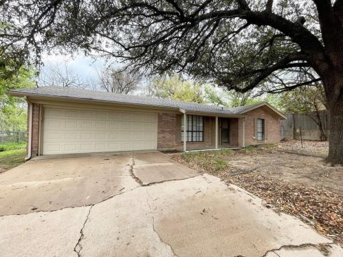 1303 Lynn St, Weatherford, TX 76086-5611
