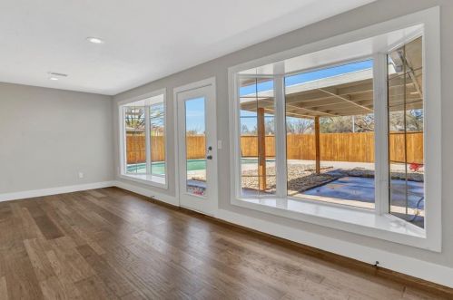 702 Carleton Dr, Richardson TX  75081-5906 exterior