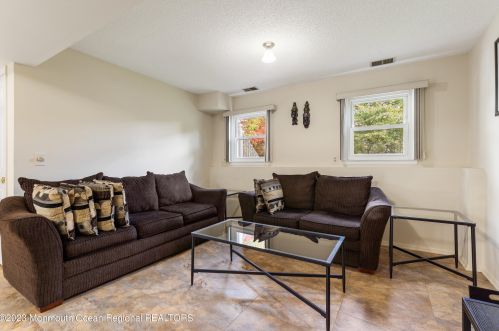 922 Morris Ave, Lakewood NJ  08701-5521 exterior