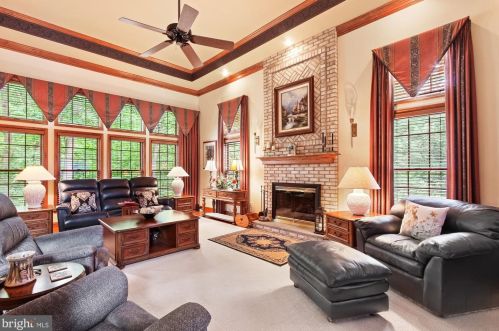 306 Deer Path Dr, Red Lion PA  17356-7800 exterior