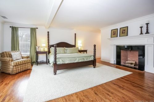 882 Silvermine Rd, New Canaan CT  06840-4332 exterior