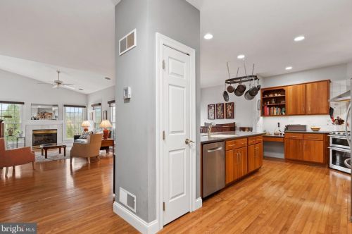 1123 Country Club Rd, Camp Hill PA  17011-1023 exterior