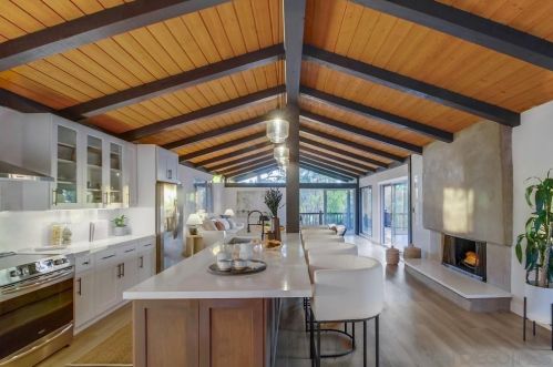 2502 Singing Vista Way, El Cajon CA  92019-2740 exterior