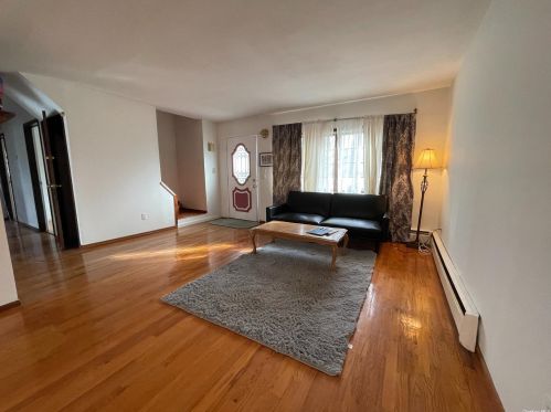 18 Bruce Ln, San Remo NY  11754-4502 exterior