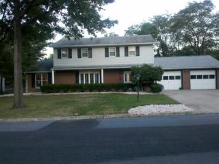 2115 Sycamore Dr, Harrisburg, PA 17112-1527