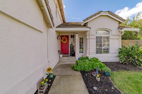8856 Hiddenspring Way, Elk Grove CA  95758-6153 exterior
